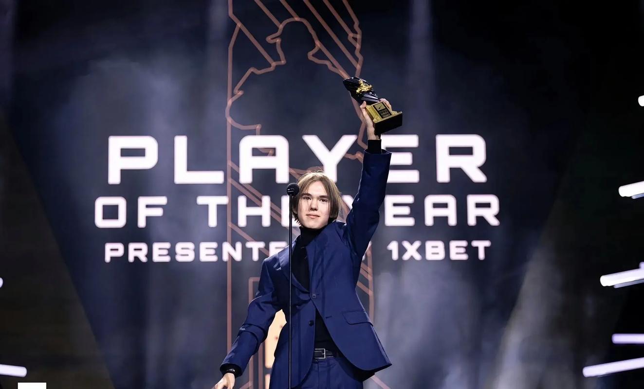 H4cker ：挺想进季后赛的 感觉挺可惜的