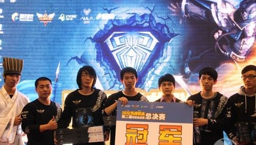 为什么顶尖玩家极少解释牌局？（顶尖玩家为何鲜少解读牌局？）